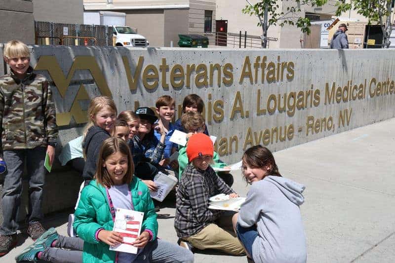 5th graders outside the veterans guest house