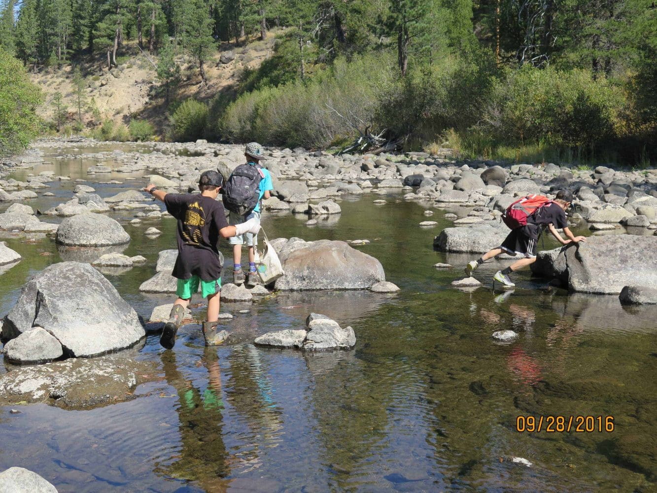 4th graders at the truckee river